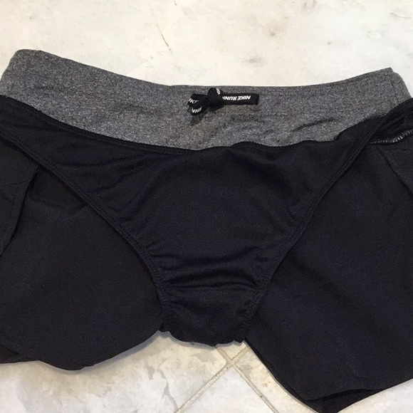 Nike youth running shorts - Picture 4 of 7